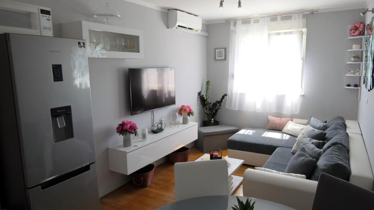 Апартаменты Apartman *Sanja* Омиш Экстерьер фото