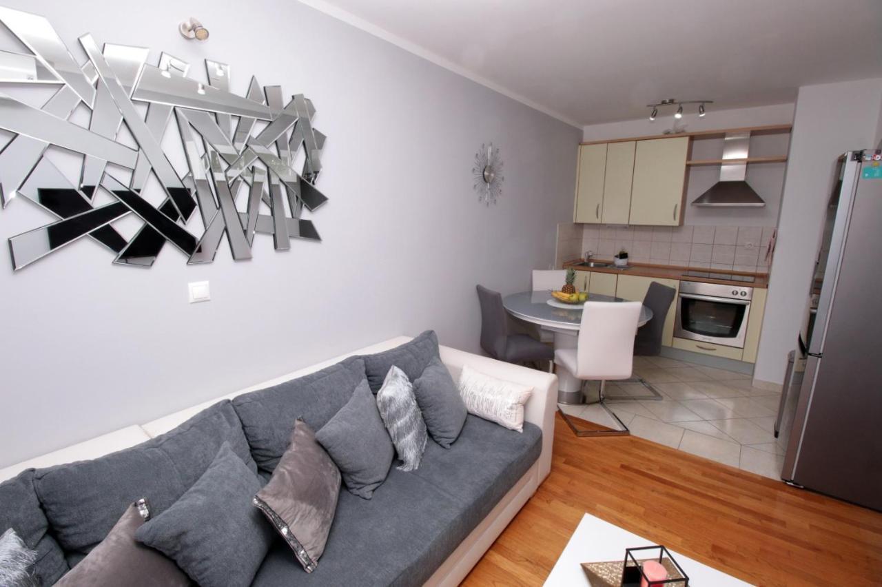 Апартаменты Apartman *Sanja* Омиш Экстерьер фото
