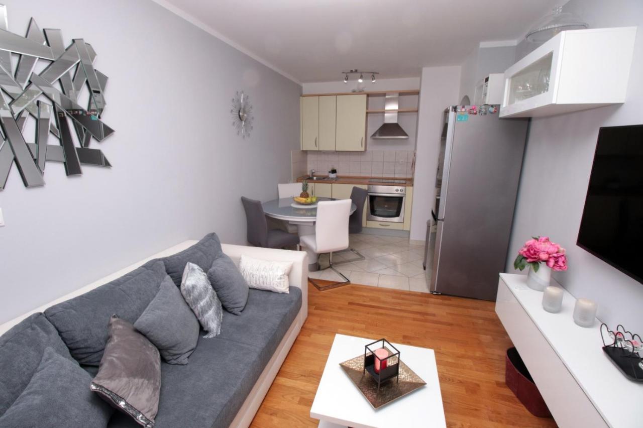 Апартаменты Apartman *Sanja* Омиш Экстерьер фото